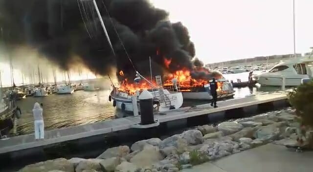 Fuego incendio en la Maria de Valencia