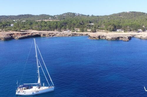 Ibiza Cala Bassa Viviravela aerea